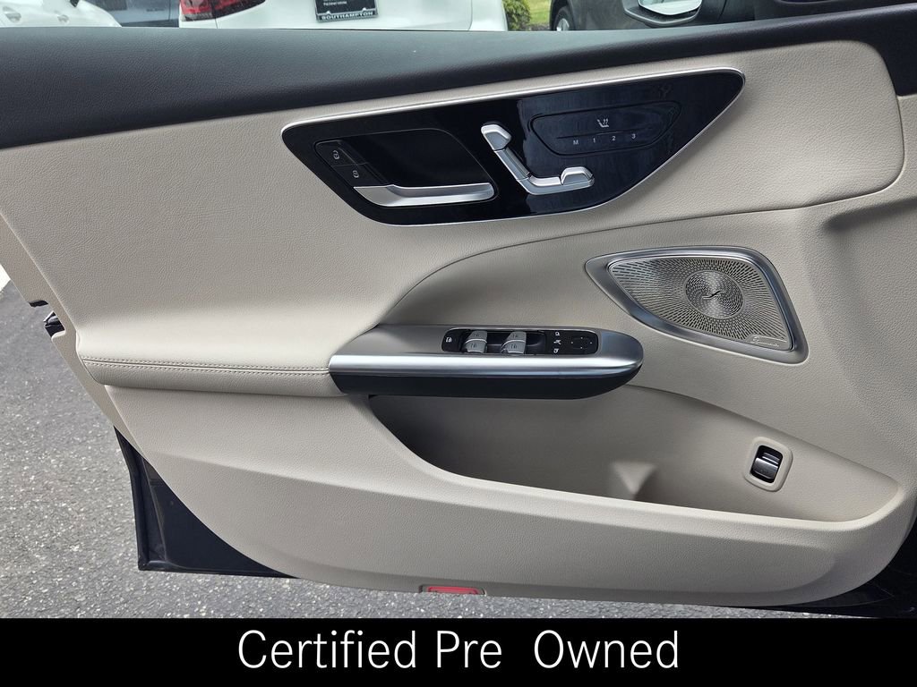 Used 2025 Mercedes-Benz C 300 4MATIC Sedan image 28