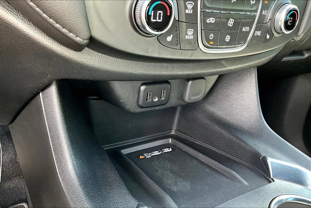 Used 2023 Chevrolet Traverse LT AWD/4WD image 17