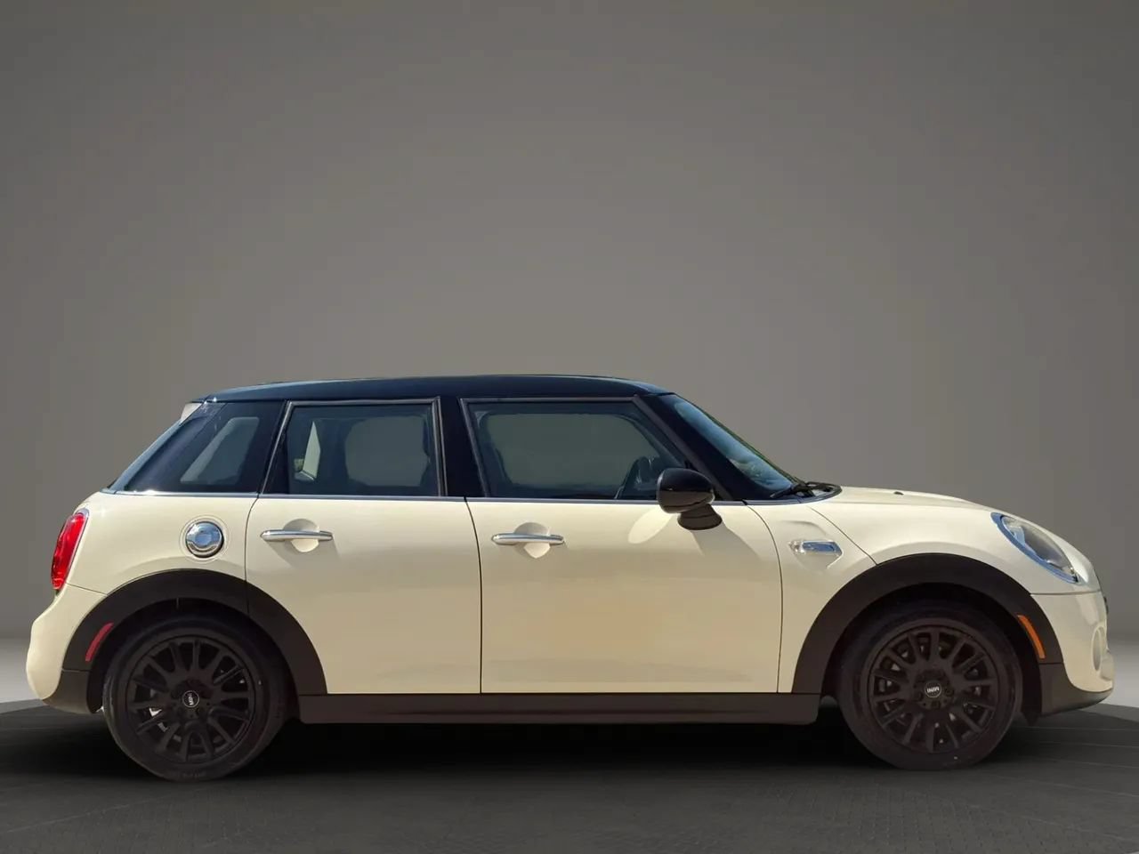 Used 2016 MINI Cooper S FWD image 2
