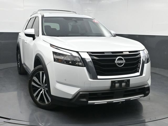 Used 2025 Nissan Pathfinder Platinum w/ Cargo Package FWD image 1