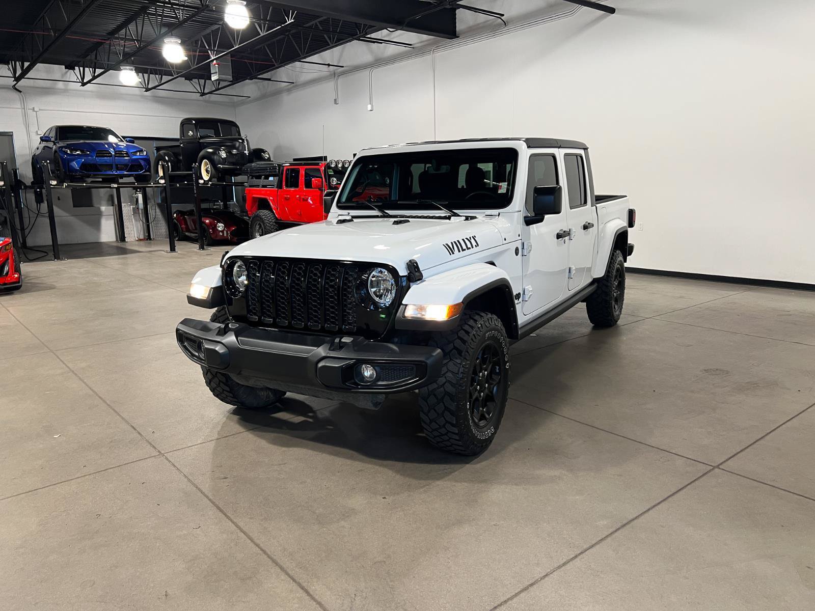 Used 2023 Jeep Gladiator Sport AWD/4WD image 7