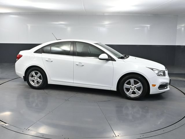 Used 2016 Chevrolet Cruze LT FWD image 3