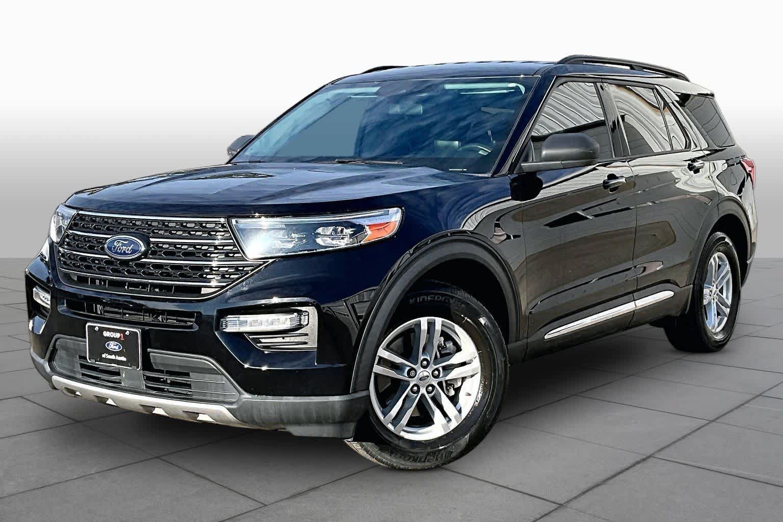 Used 2023 Ford Explorer XLT w/ Equipment Group 202A RWD image 35