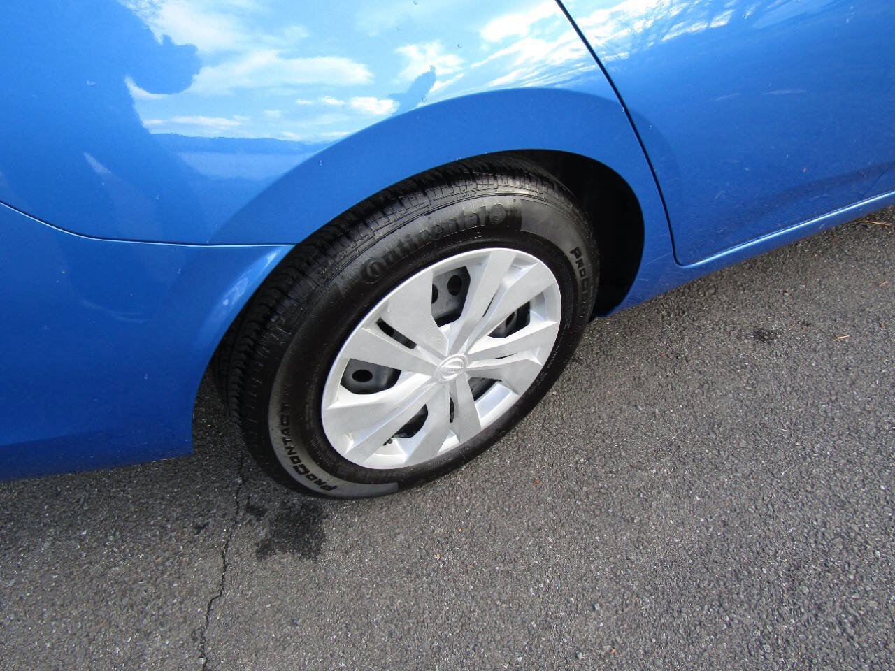 Used 2023 Nissan Versa S FWD image 30