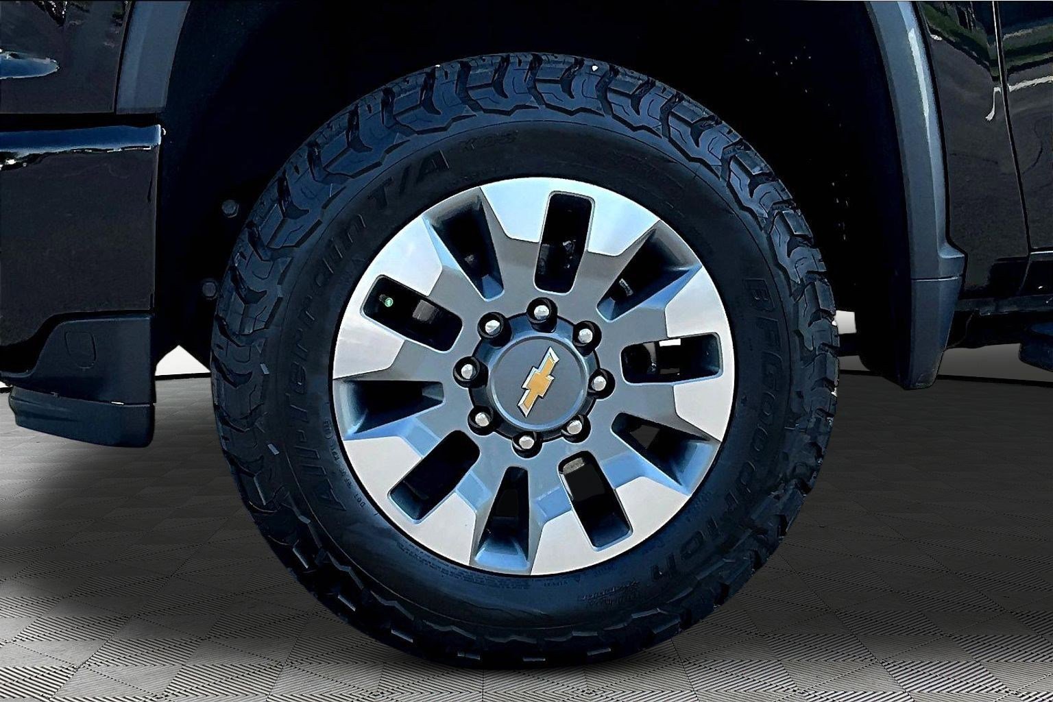 Used 2023 Chevrolet Silverado 2500 Custom w/ Custom Value Package AWD/4WD image 34