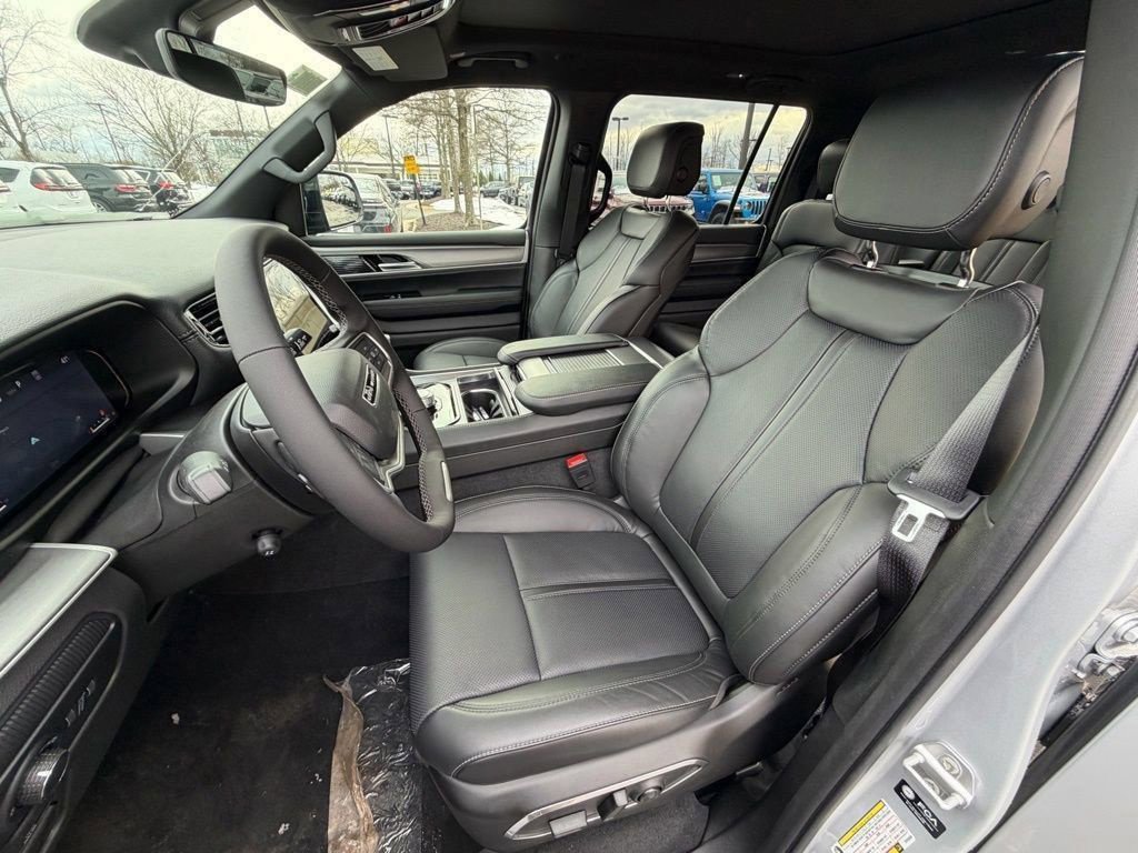 New 2026 Jeep Grand Wagoneer 4WD w/ Premium Group I image 16