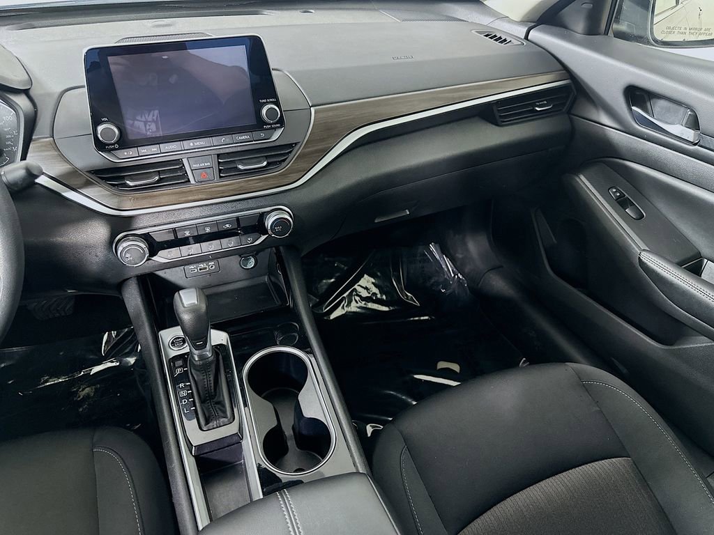 Used 2024 Nissan Altima 2.5 SV FWD image 19
