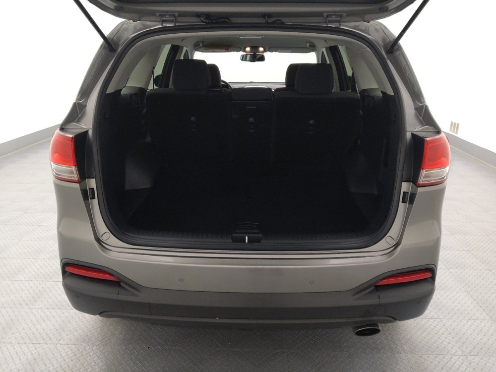 Used 2017 Kia Sorento FWD w/ LX Convenience Package image 29
