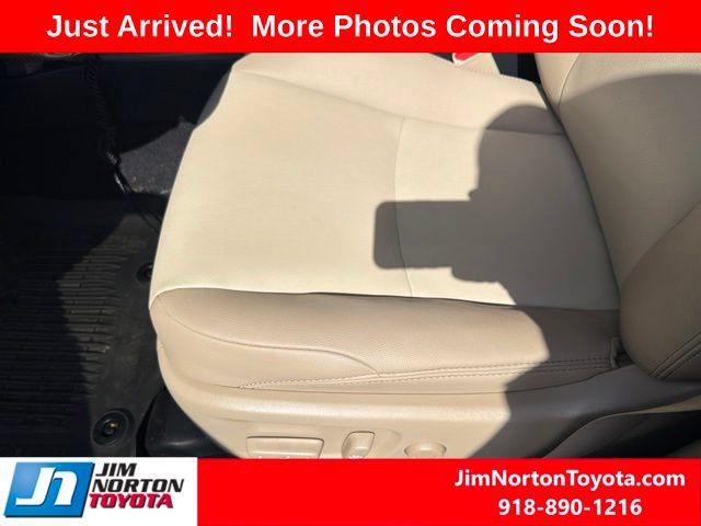 Used 2023 Toyota 4Runner SR5 Premium w/ Moonroof Package AWD/4WD image 10