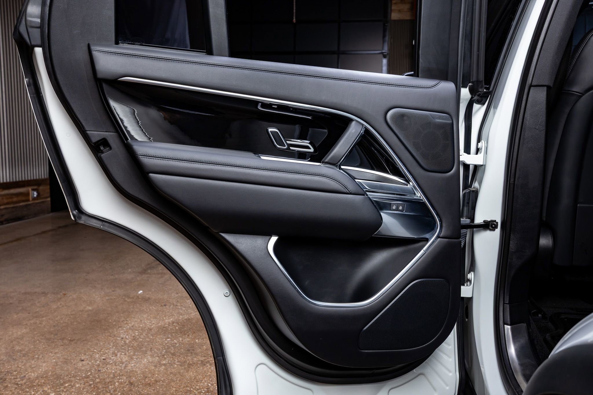 Used 2022 Land Rover Range Rover SE image 34