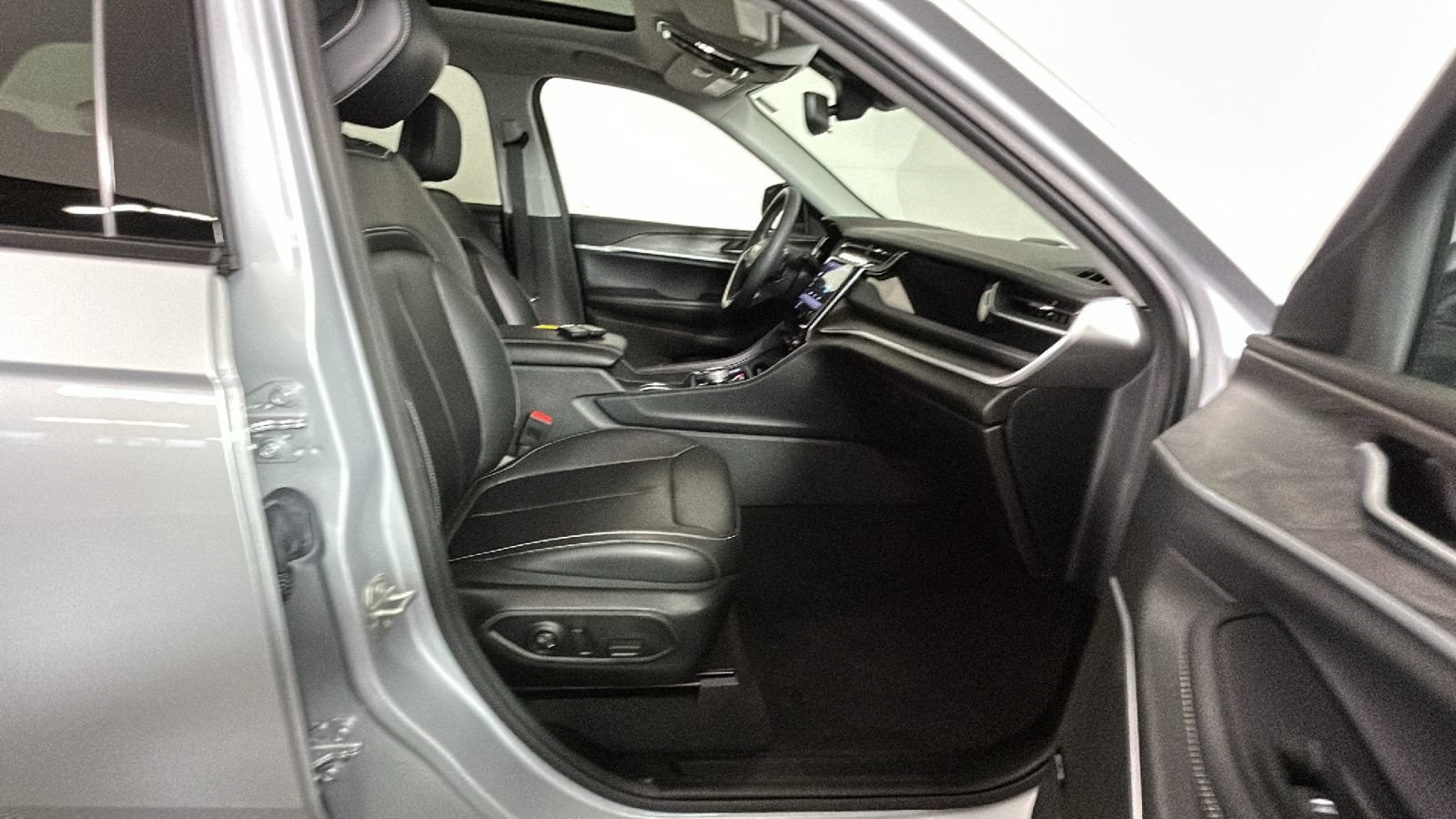 Used 2024 Jeep Grand Cherokee Limited 4xe AWD/4WD image 36