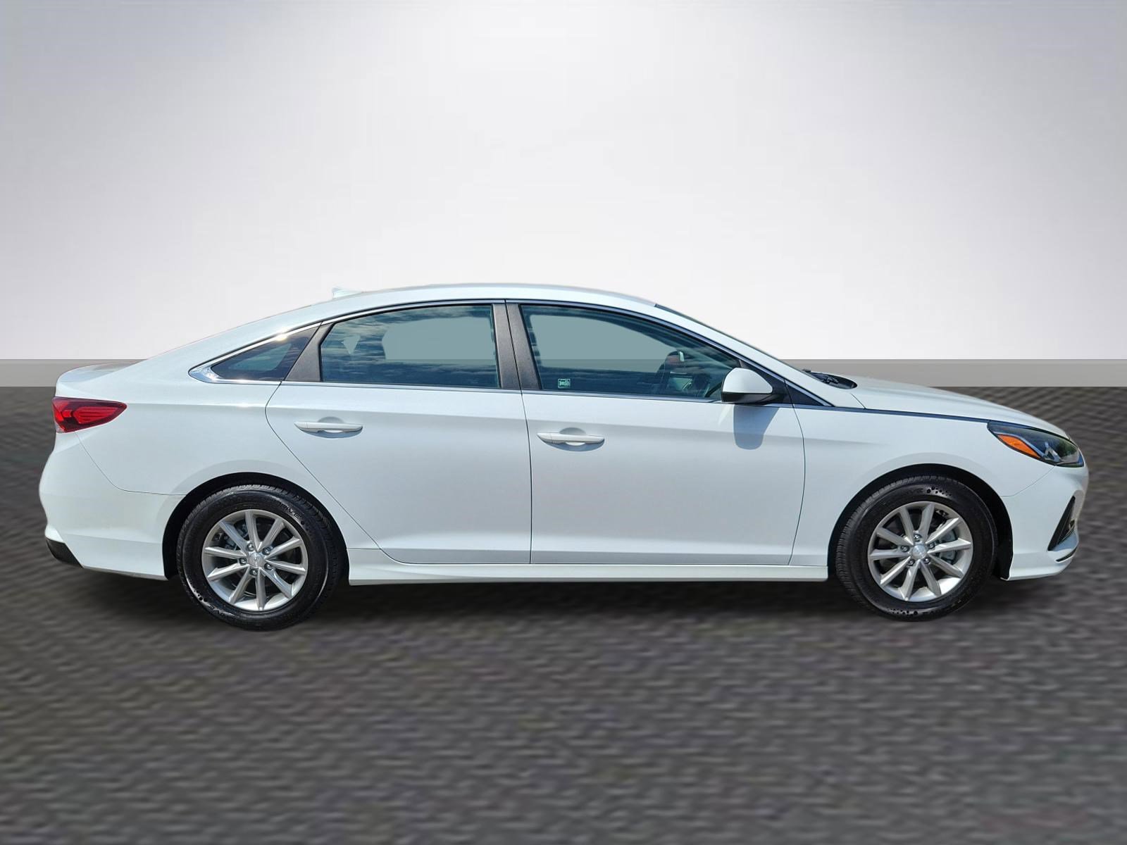 Used 2018 Hyundai Sonata ECO FWD image 4