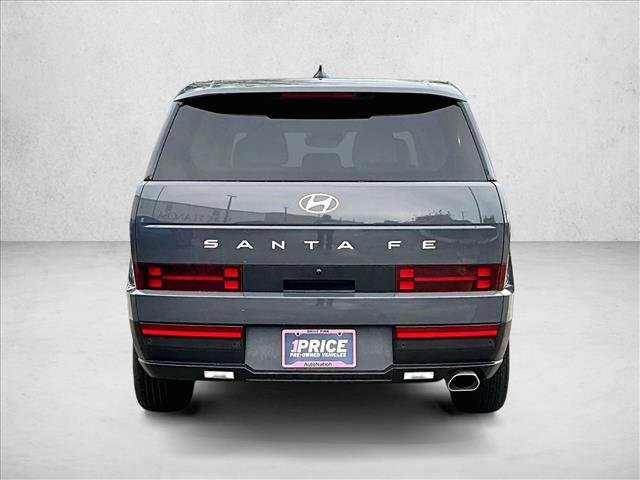 Used 2025 Hyundai Santa Fe SE FWD image 4