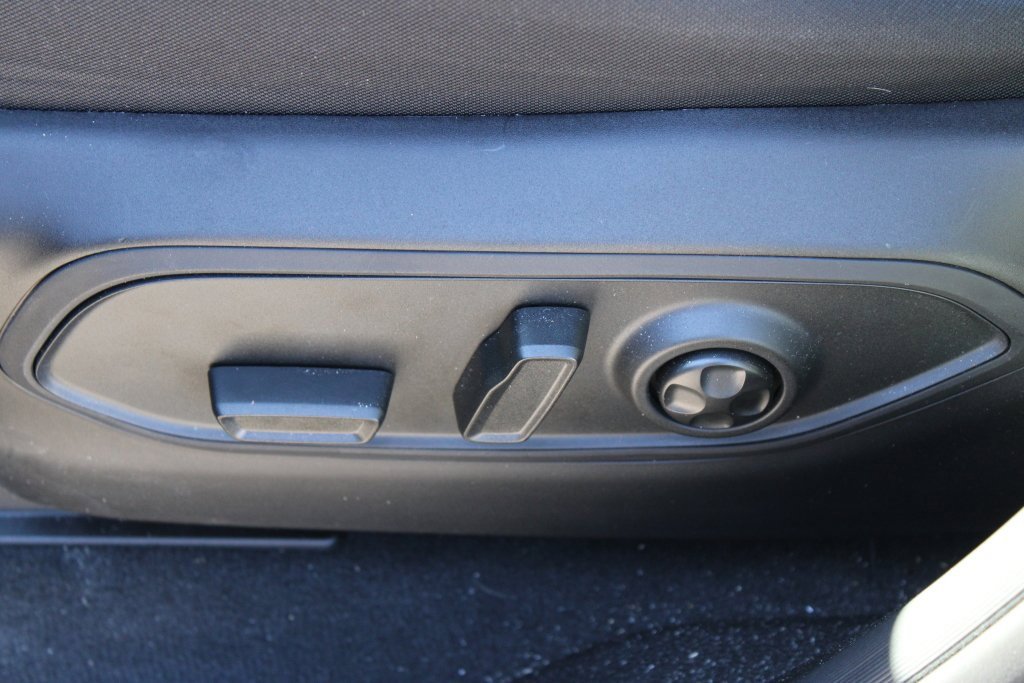 Used 2025 Jeep Grand Cherokee Laredo w/ Luxury Tech Group I image 24