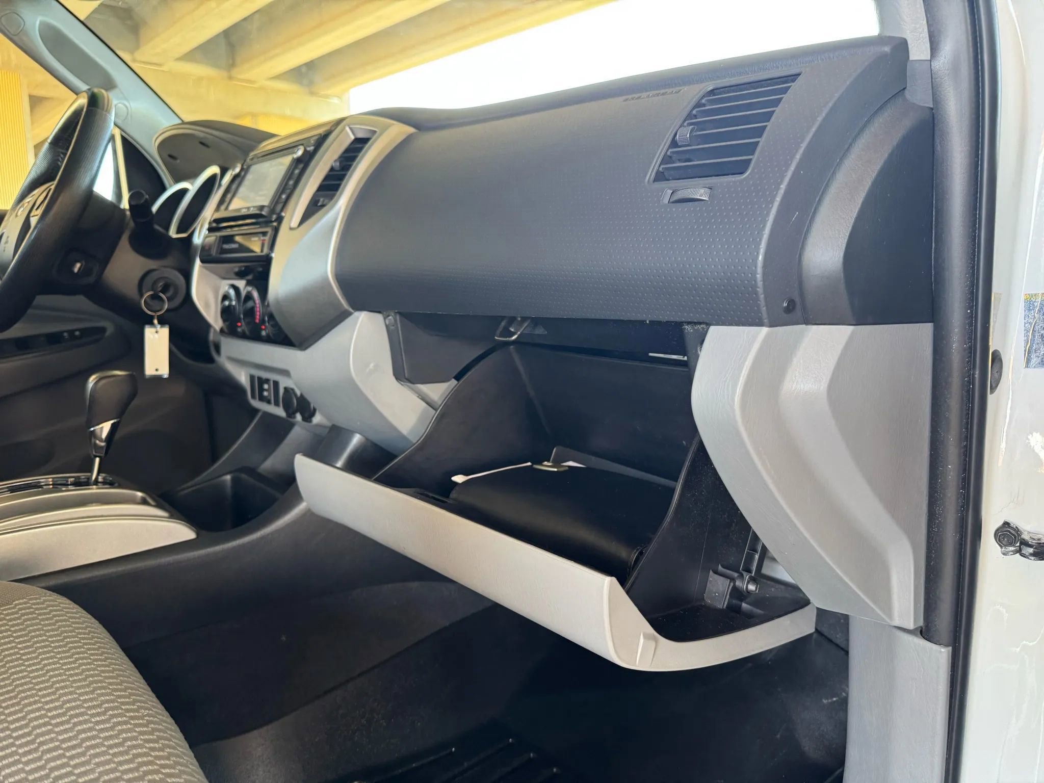 Used 2015 Toyota Tacoma PreRunner w/ SR5 Package image 19