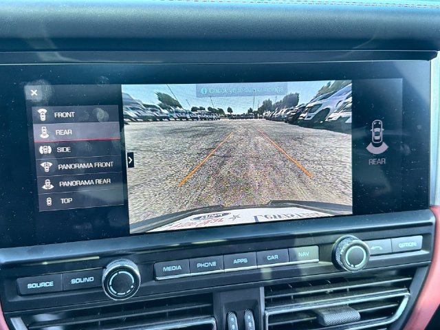 Used 2020 Porsche Macan Turbo AWD/4WD image 17