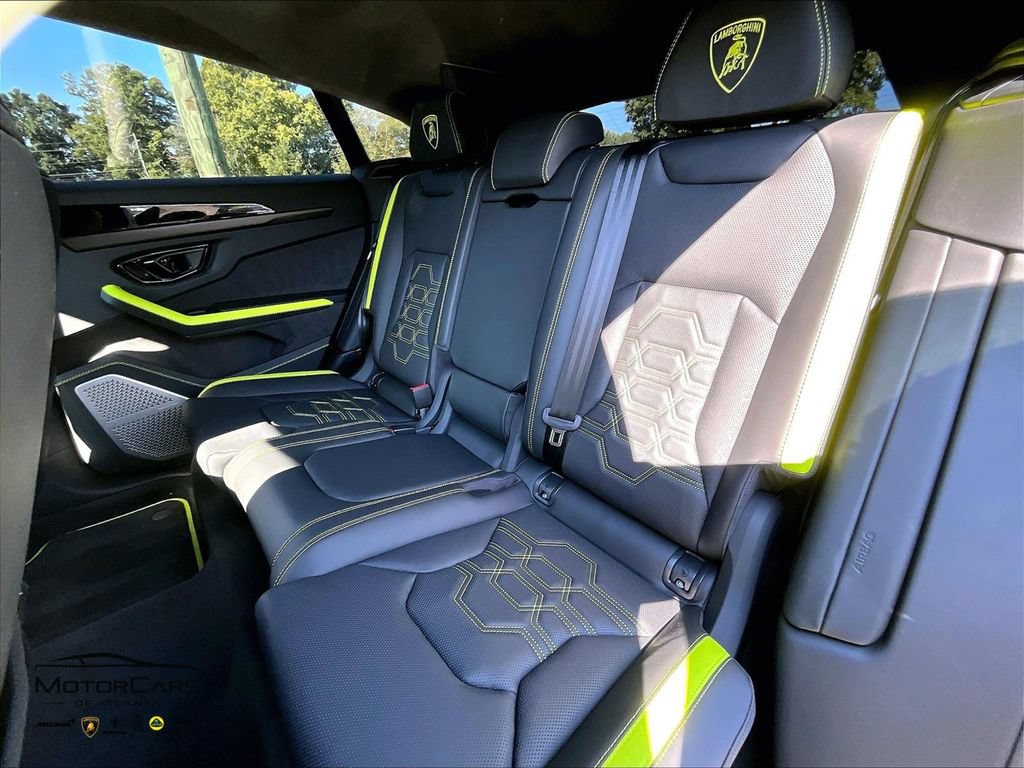 Used 2025 Lamborghini Urus Performante AWD/4WD image 25