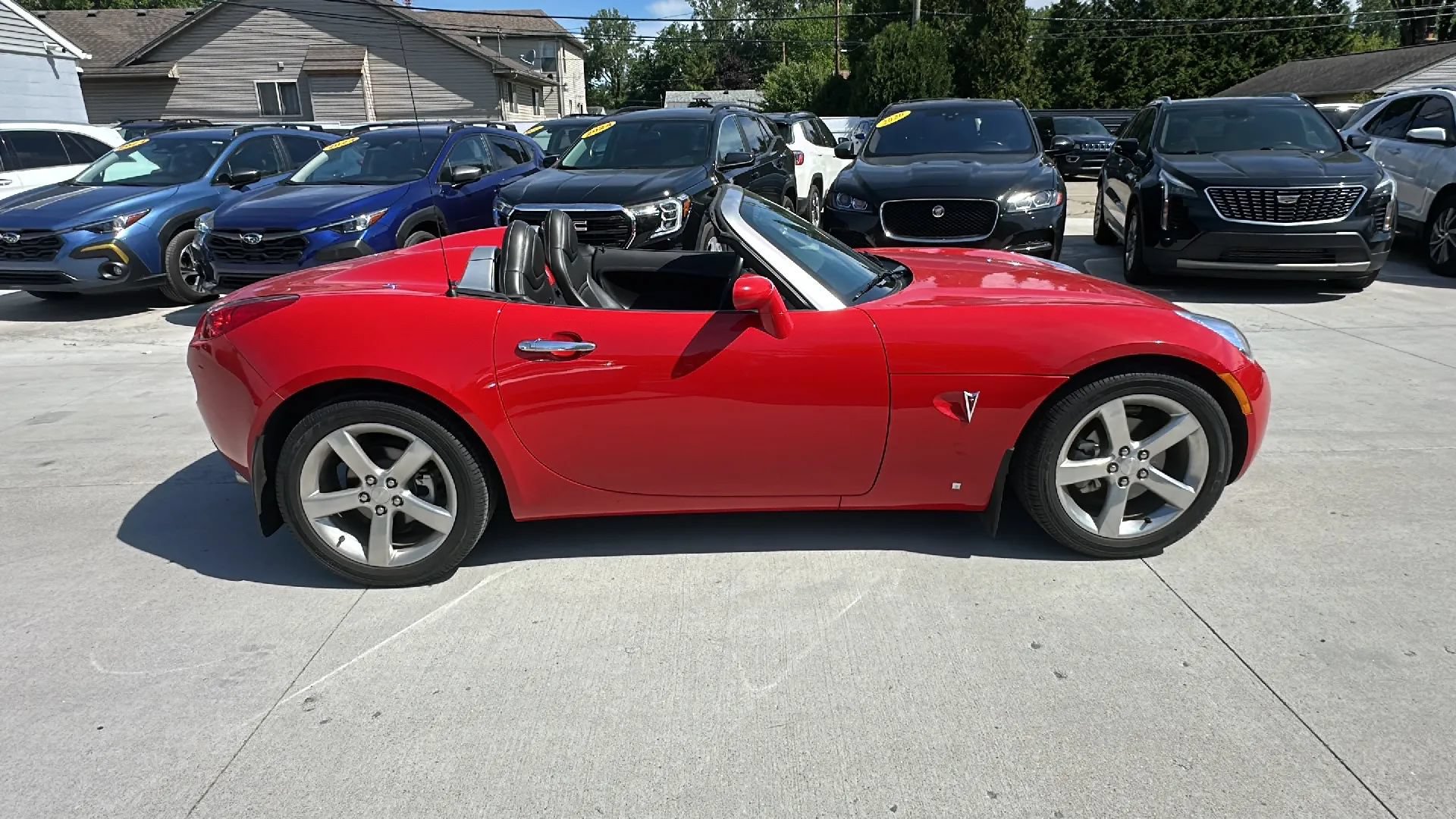 Used 2006 Pontiac Solstice Convertible w/ Premium Package RWD image 4