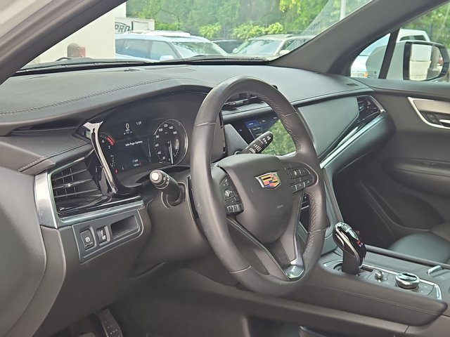 Used 2024 Cadillac XT6 Luxury FWD image 10