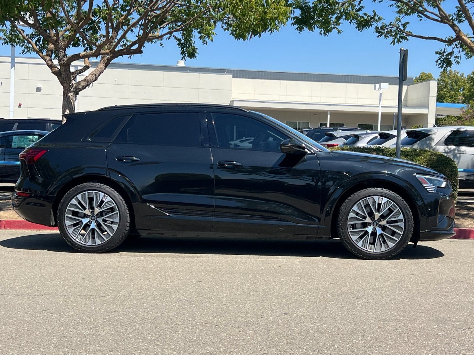 Used 2024 Audi Q8 e-tron Premium Plus w/ Prestige Package AWD/4WD image 7
