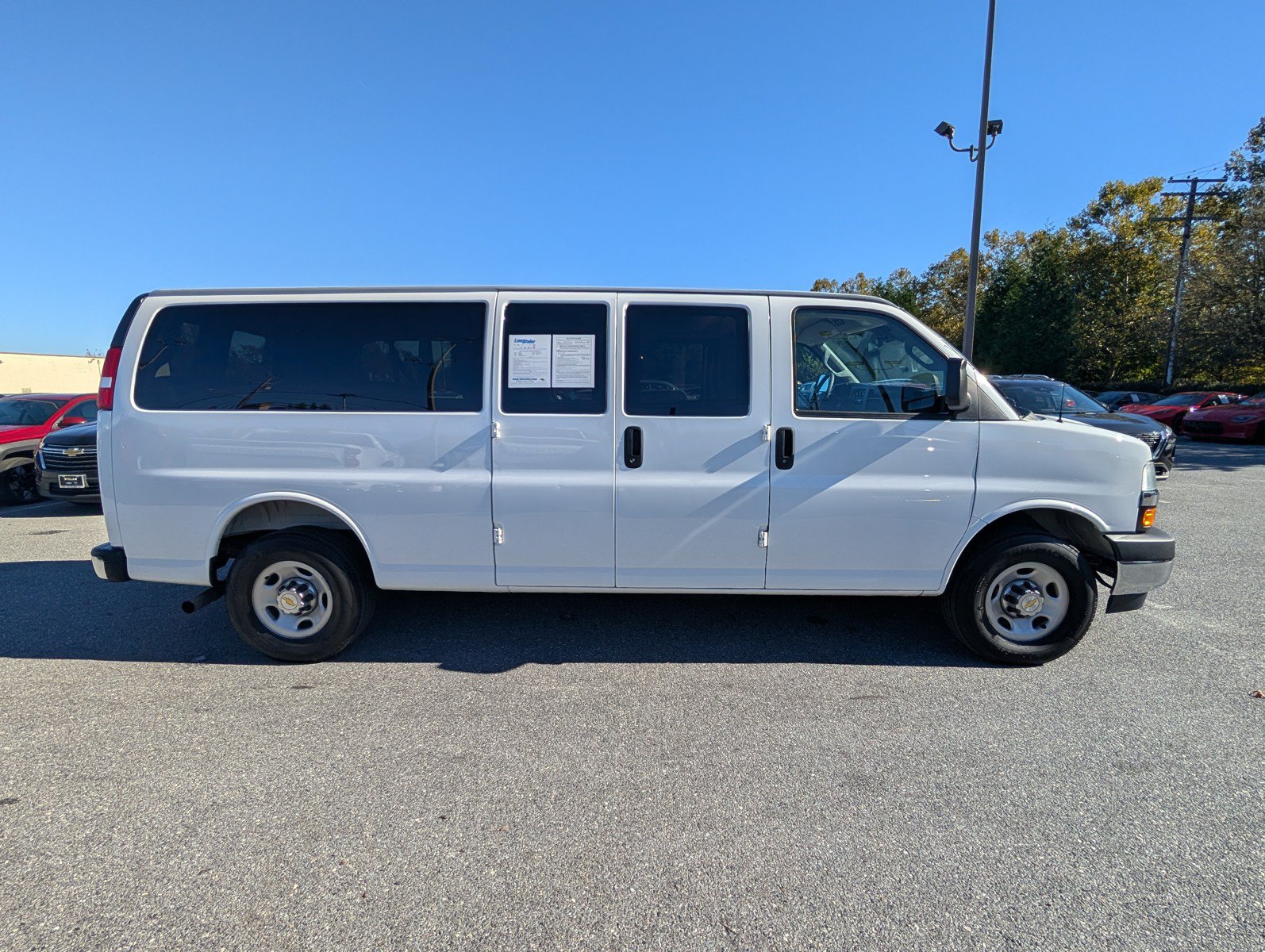 Used 2025 Chevrolet Express 3500 LT w/ LT Preferred Equipment Group RWD image 6
