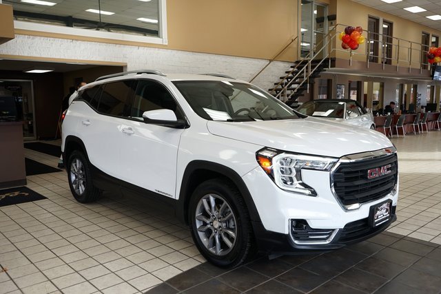Used 2022 GMC Terrain SLT image 16