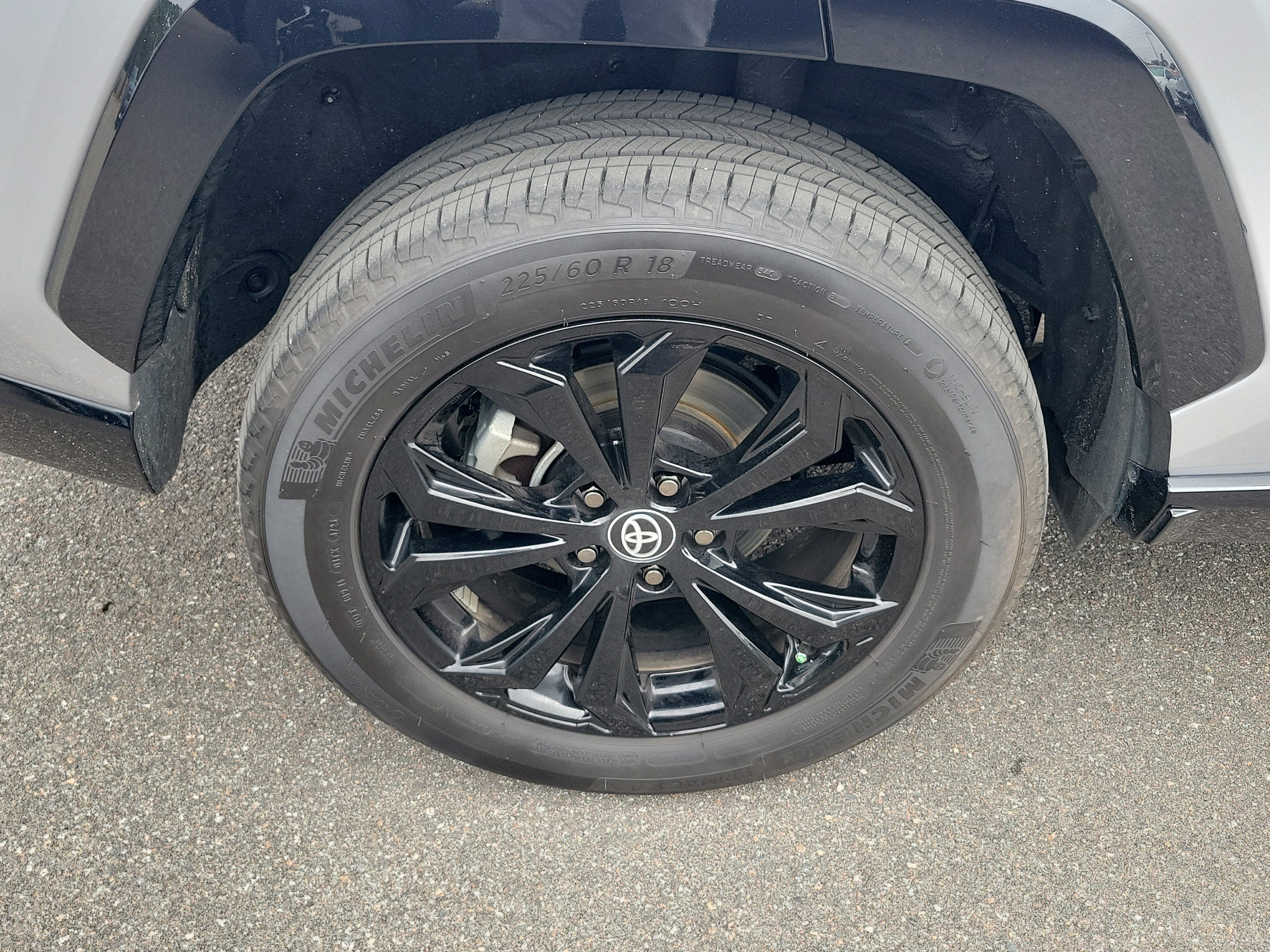 Used 2023 Toyota RAV4 SE image 40