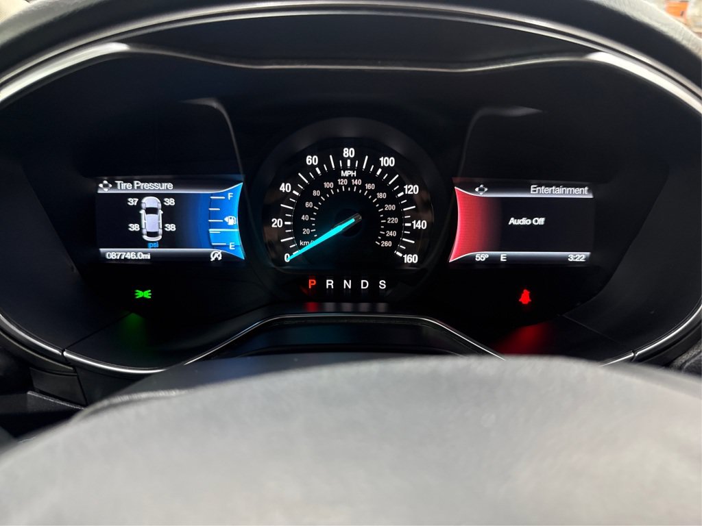 Used 2017 Ford Fusion SE w/ Fusion SE Technology Package FWD image 24