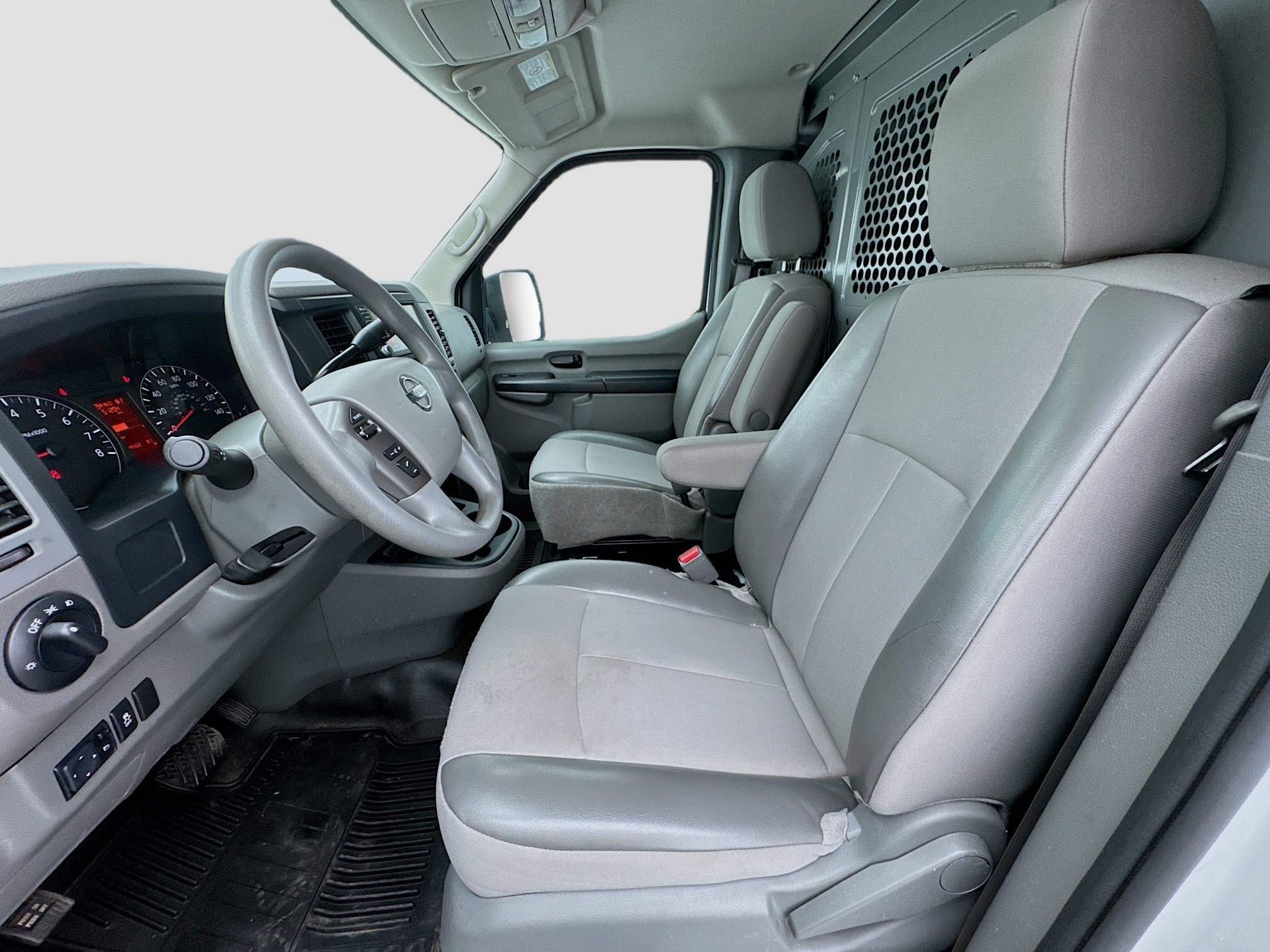 Used 2020 Nissan NV 2500 S image 13