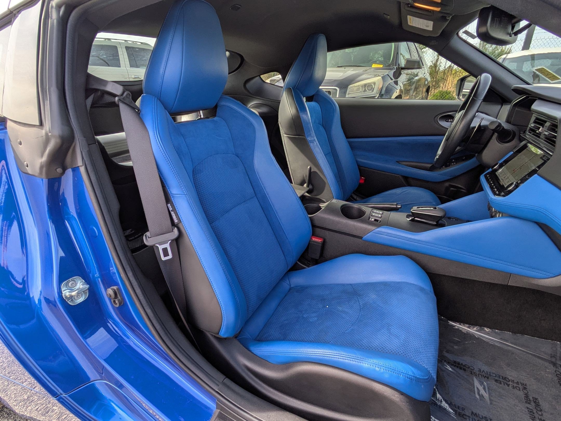 Certified 2024 Nissan Z Performance w/ Floor Mat Package RWD image 30