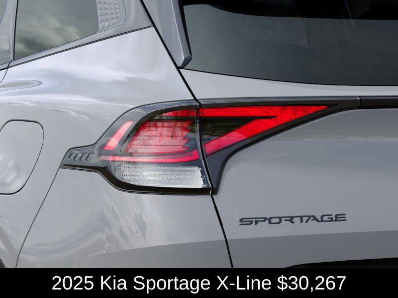 Used 2025 Kia Sportage X-Line w/ Premium Package image 11