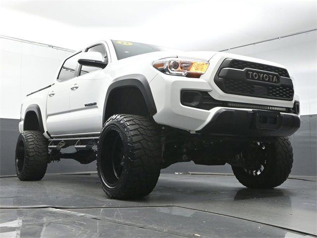 Used 2023 Toyota Tacoma 4x4 Double Cab image 34