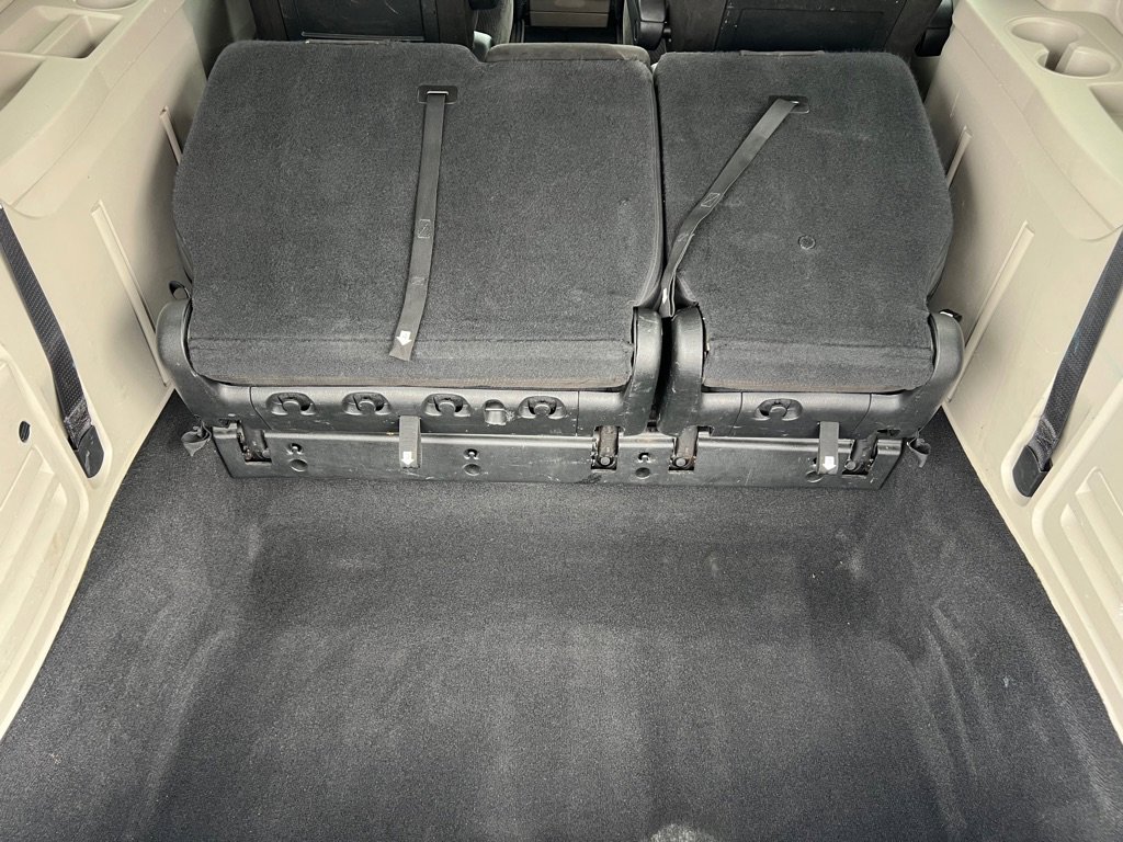 Used 2016 Dodge Grand Caravan SXT w/ UConnect Hands-Free Group image 15