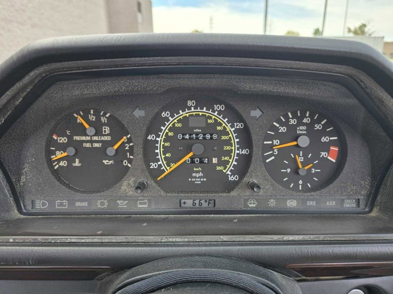 Used 1995 Mercedes-Benz E 320 Convertible image 9