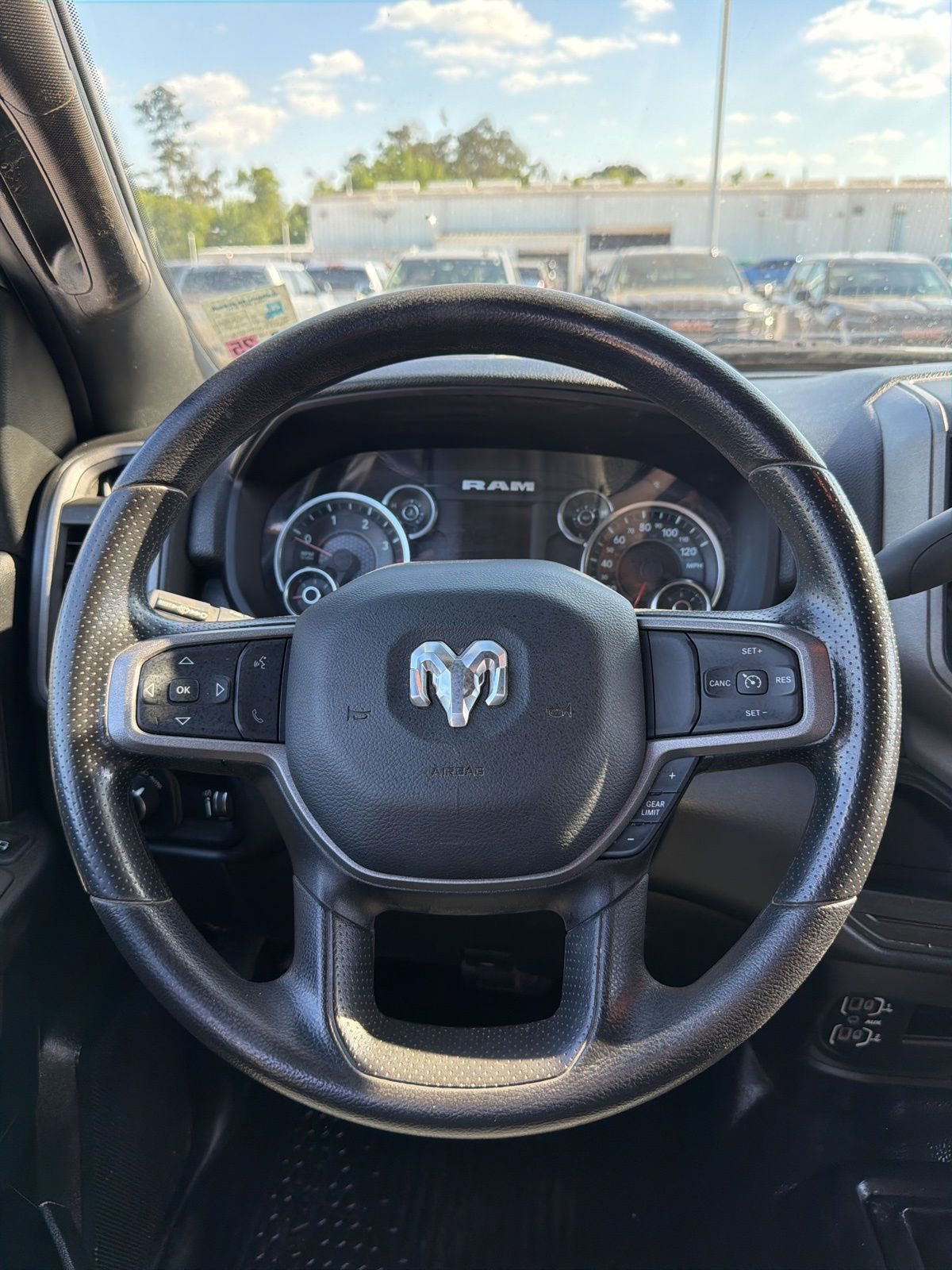 Used 2024 RAM 3500 Tradesman w/ Chrome Appearance Group image 12