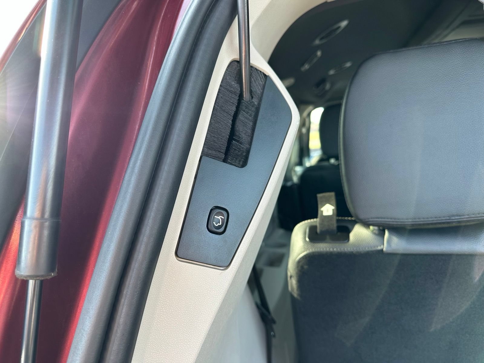 Used 2020 Dodge Grand Caravan SXT w/ Driver Convenience Group FWD image 37