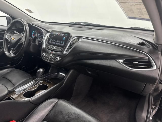 Used 2016 Chevrolet Malibu Premier FWD image 29