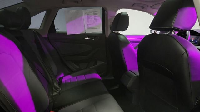 Used 2025 Volkswagen Jetta SE image 19