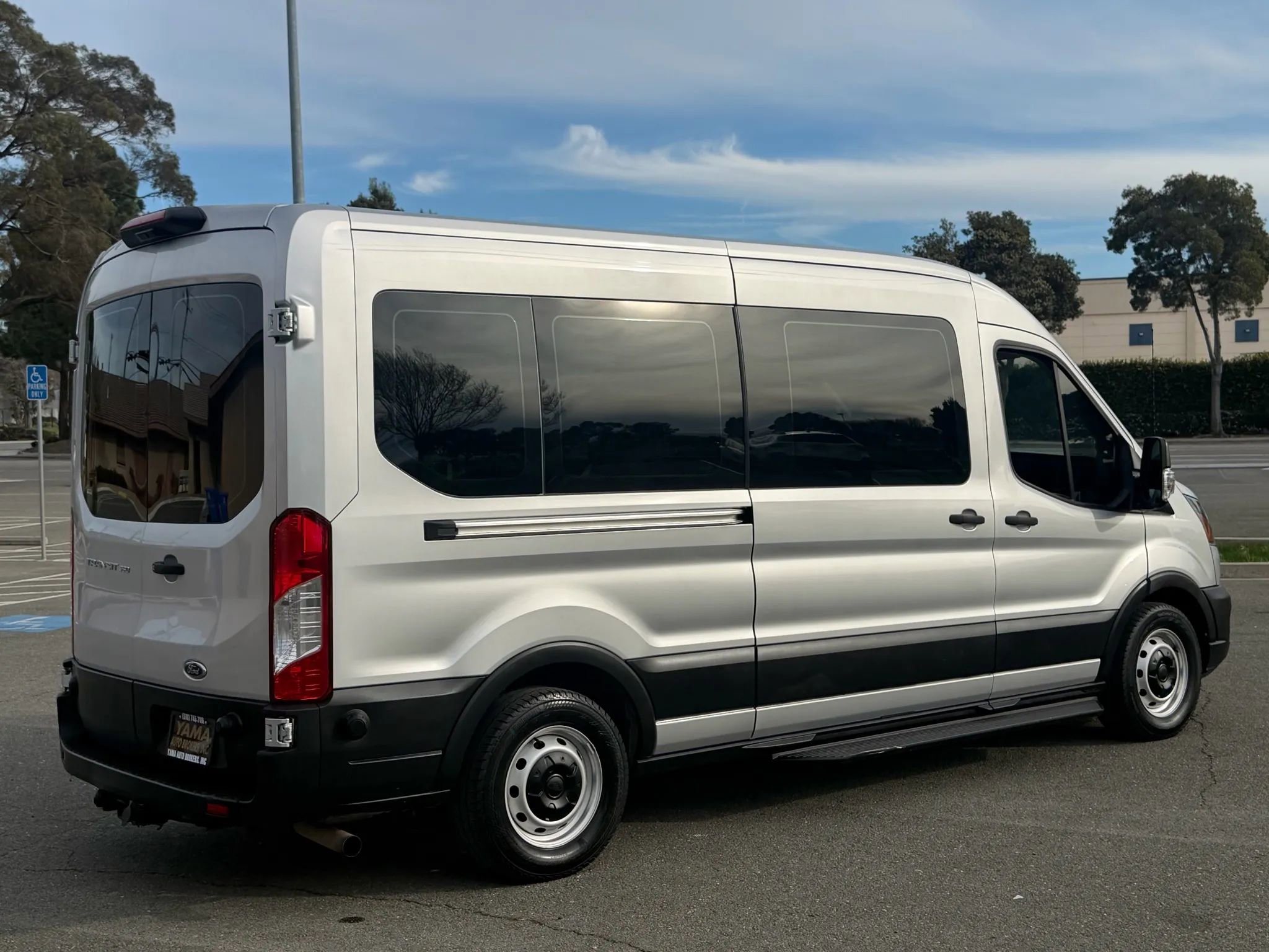 Used 2020 Ford Transit 350 XL RWD image 4