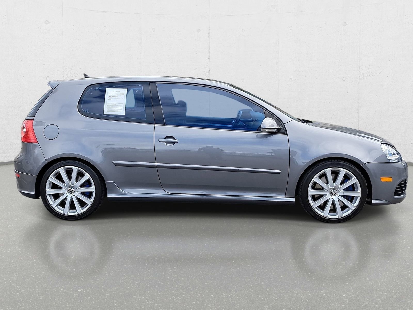 Used 2008 Volkswagen R32 AWD/4WD image 4