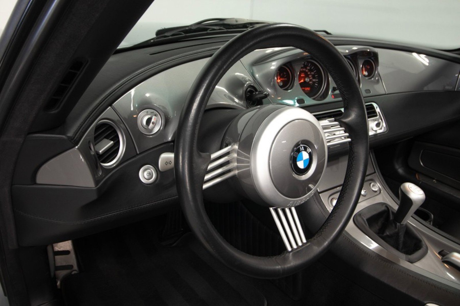 Used 2001 BMW Z8 image 48