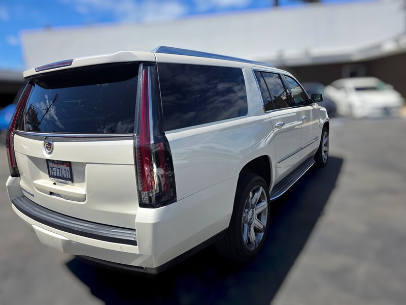 Used 2015 Cadillac Escalade ESV Luxury RWD image 8