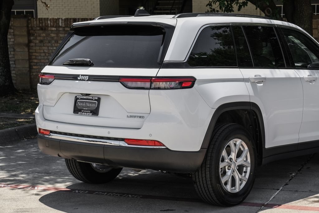 Used 2023 Jeep Grand Cherokee Limited RWD image 17