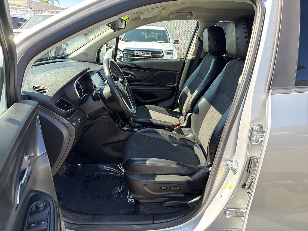 Used 2020 Buick Encore Preferred FWD image 17