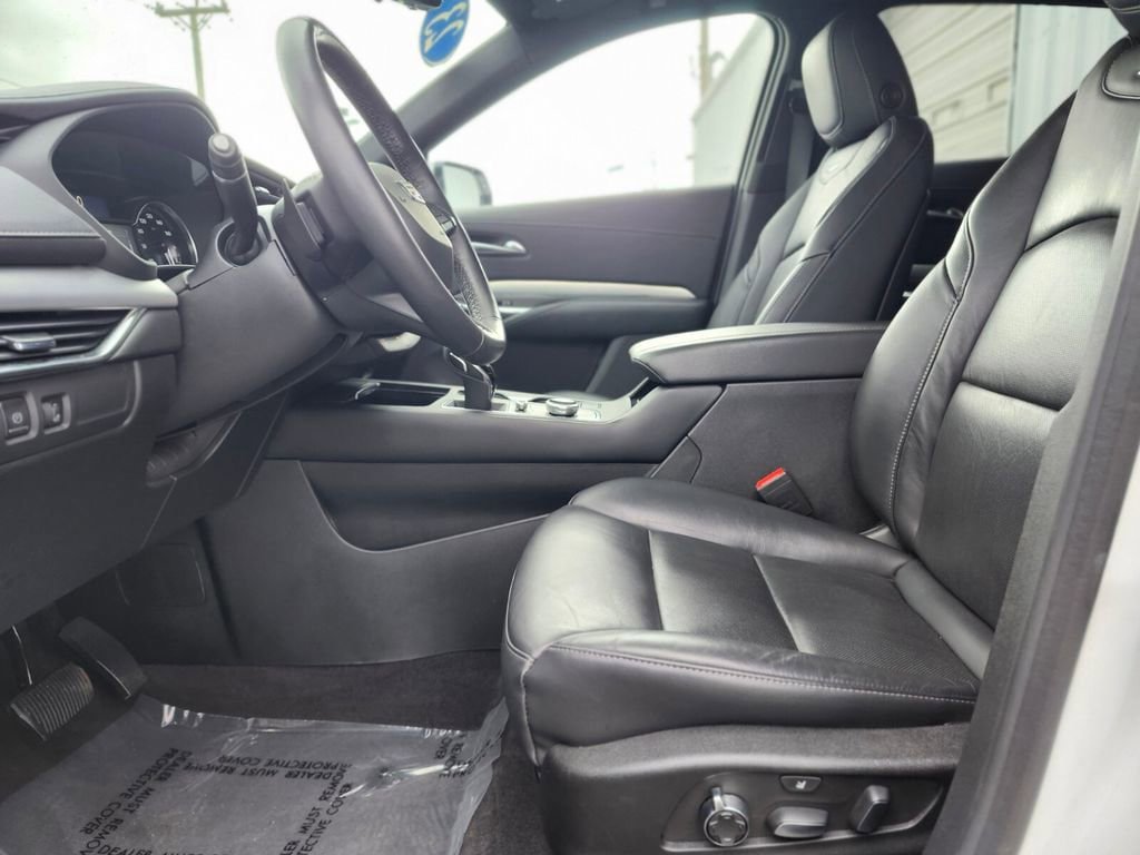 Certified 2023 Cadillac XT4 Premium Luxury w/ Enhanced Visibility Package AWD/4WD image 16