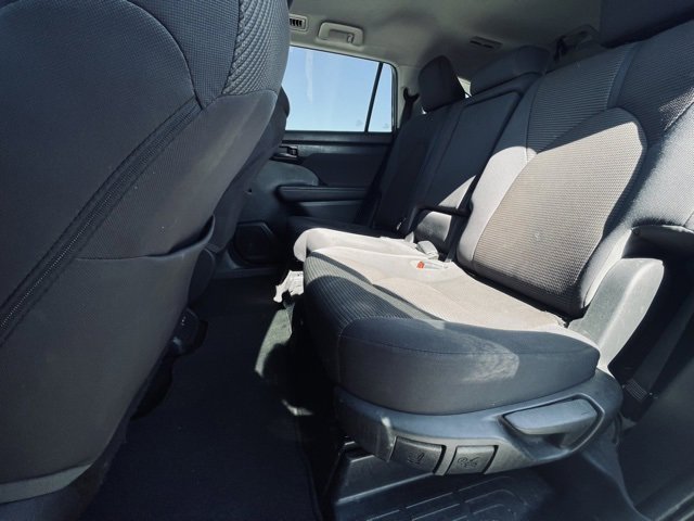 Used 2022 Toyota Highlander L image 24
