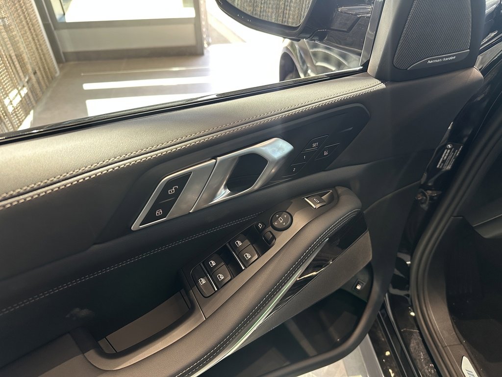 New 2026 BMW X5 xDrive50e w/ M Sport Package image 11