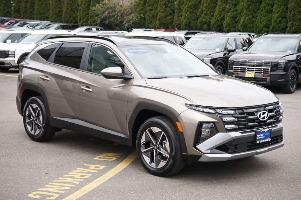Certified 2025 Hyundai Tucson SEL AWD/4WD image 4