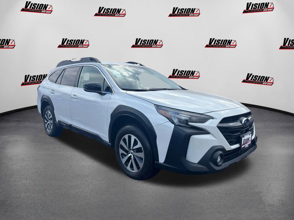 Used 2023 Subaru Outback Premium image 3