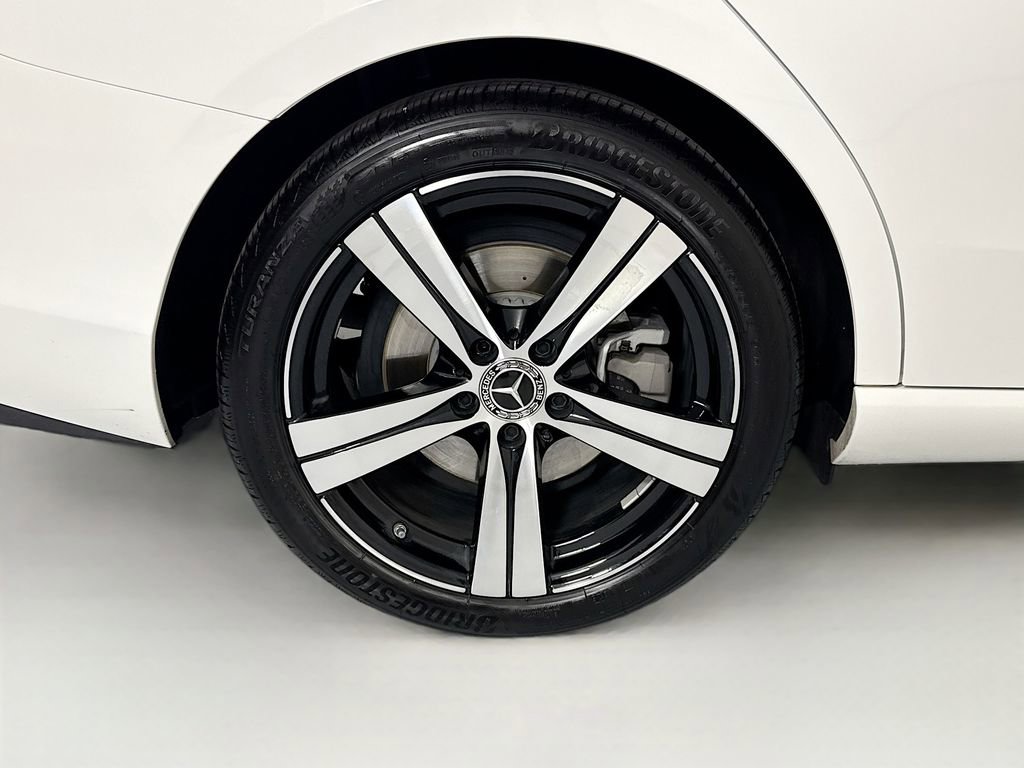 Certified 2025 Mercedes-Benz C 300 Sedan image 33
